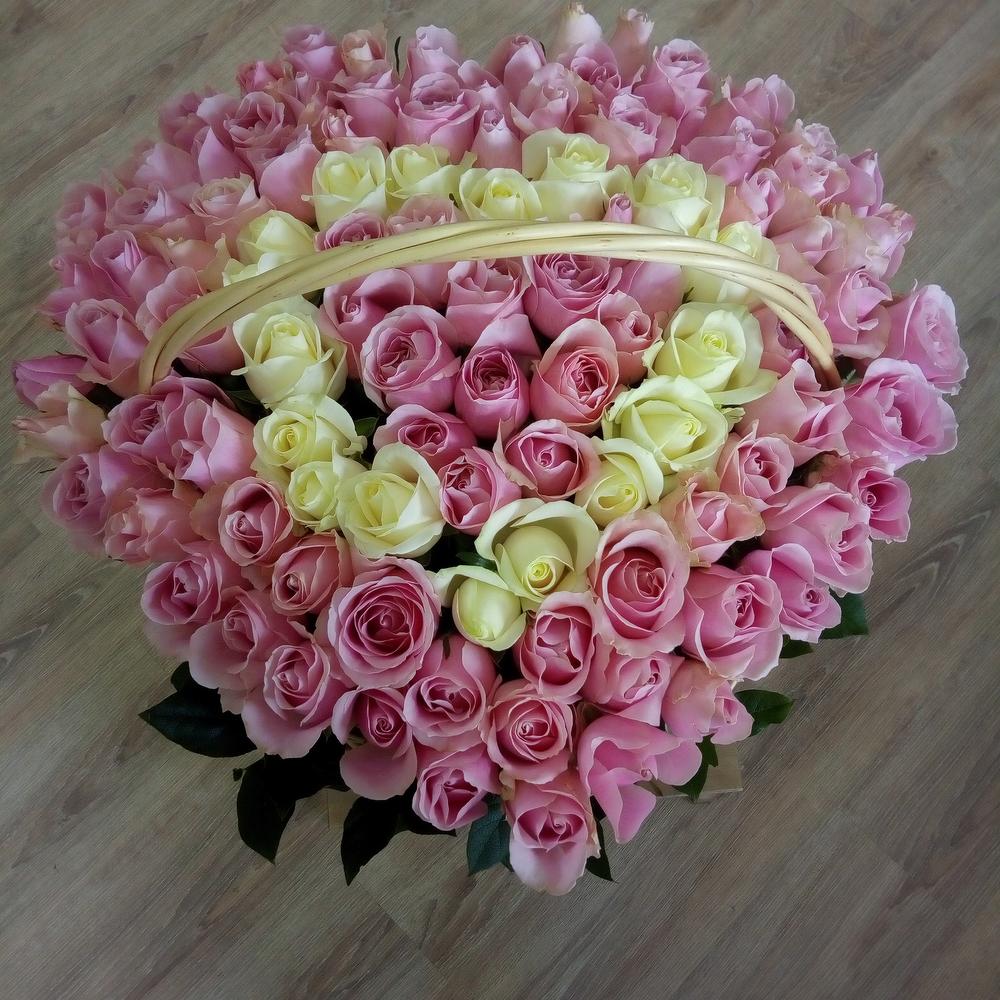 Корзина из 101 розы 