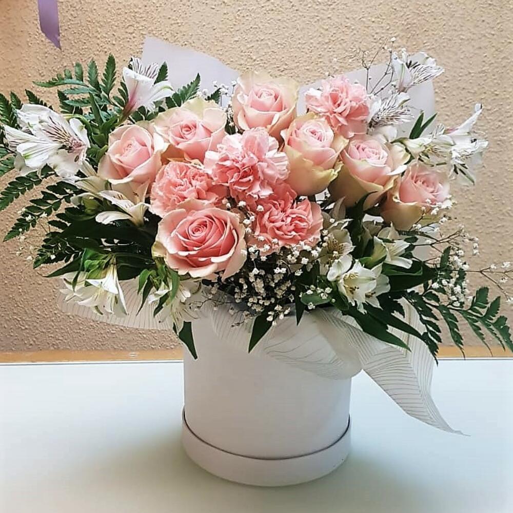 Композиция из роз эквалора 