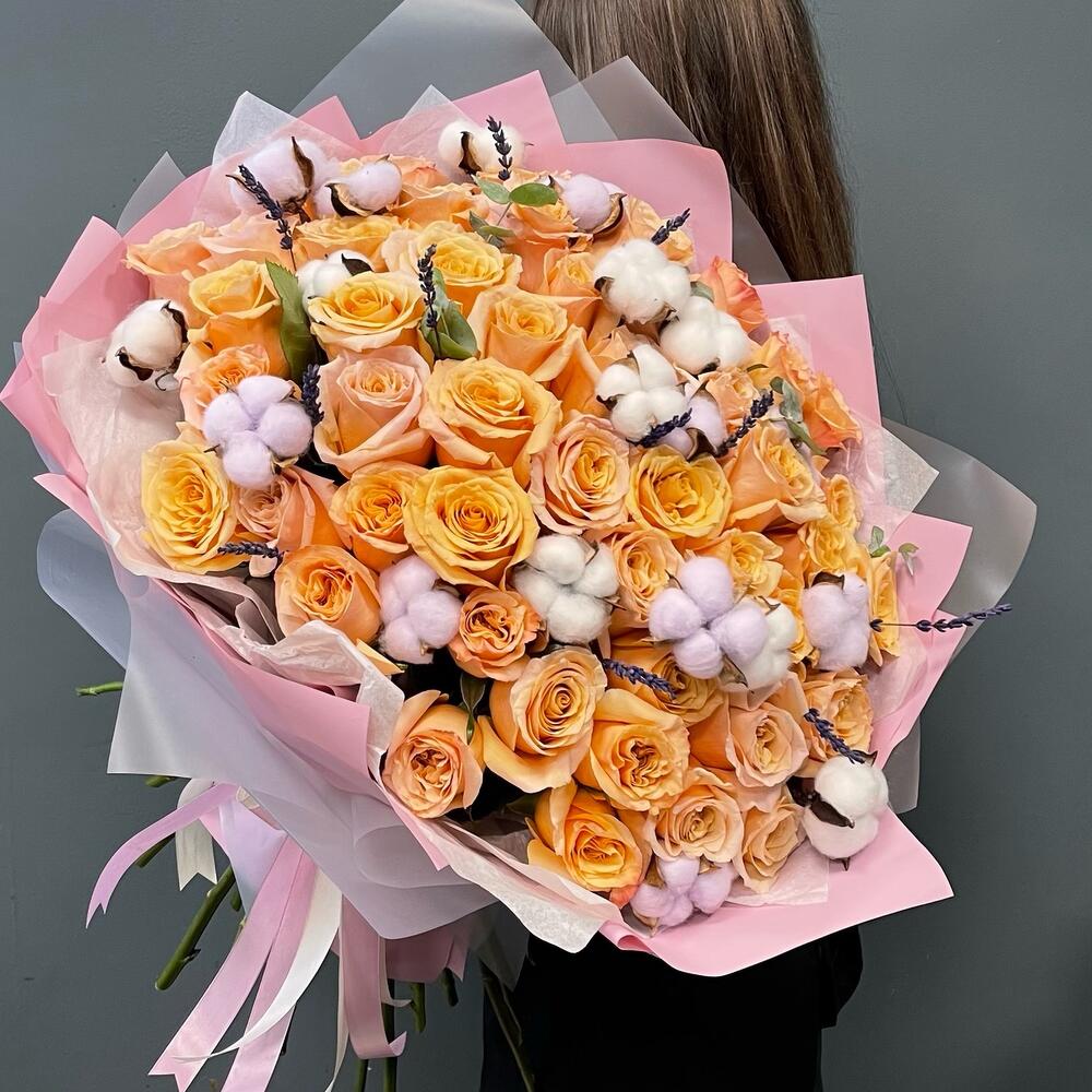 Букет из яркой розы 