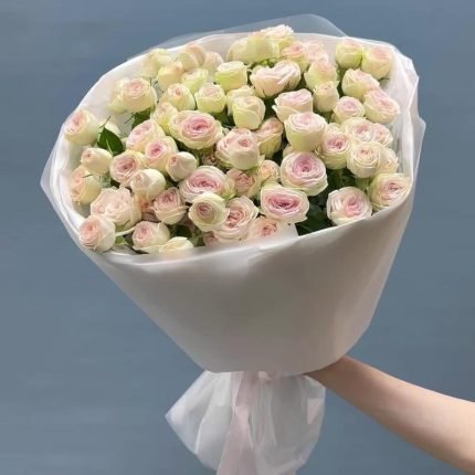 Букет из кустовых пионовидных роз Premium