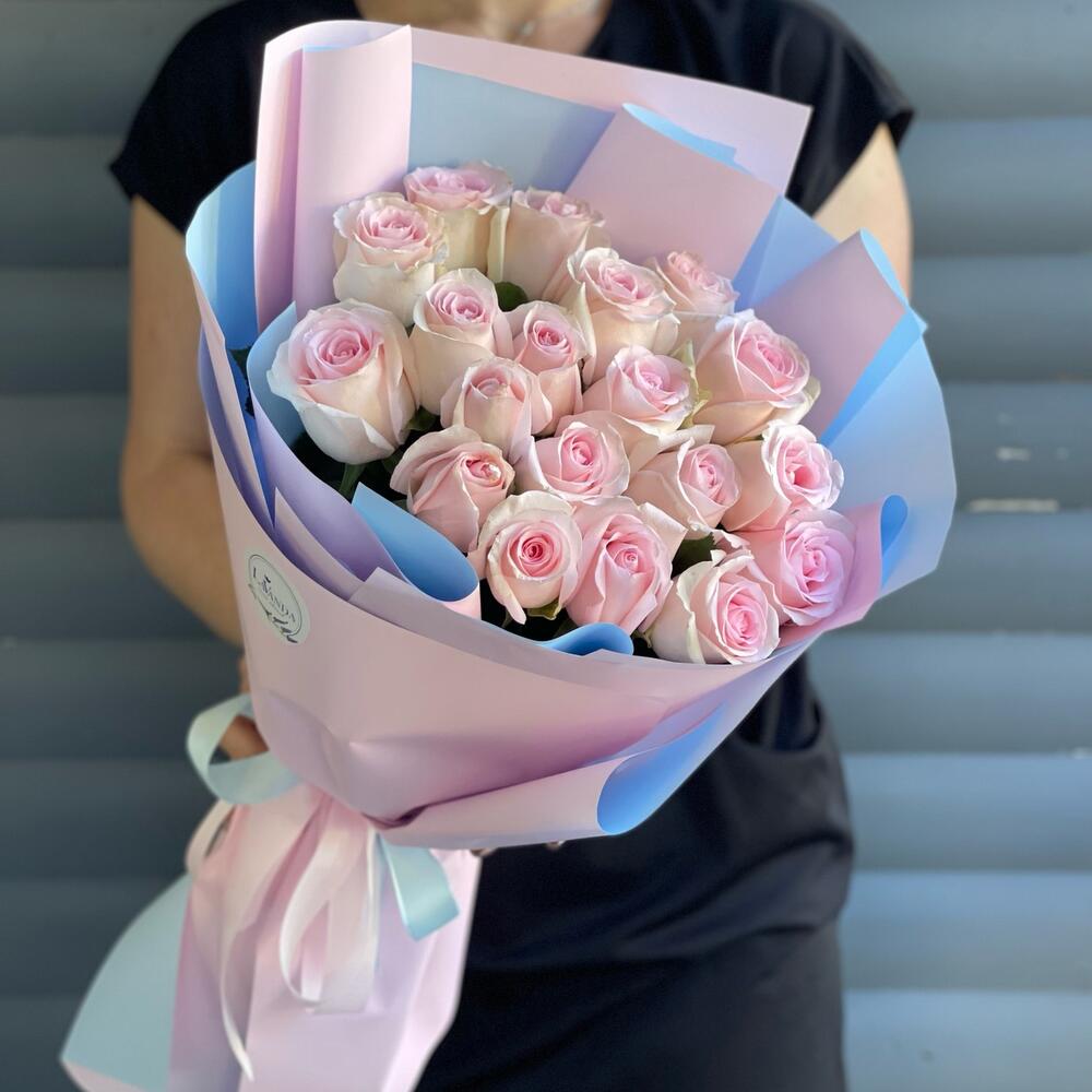 Букет из розовых роз