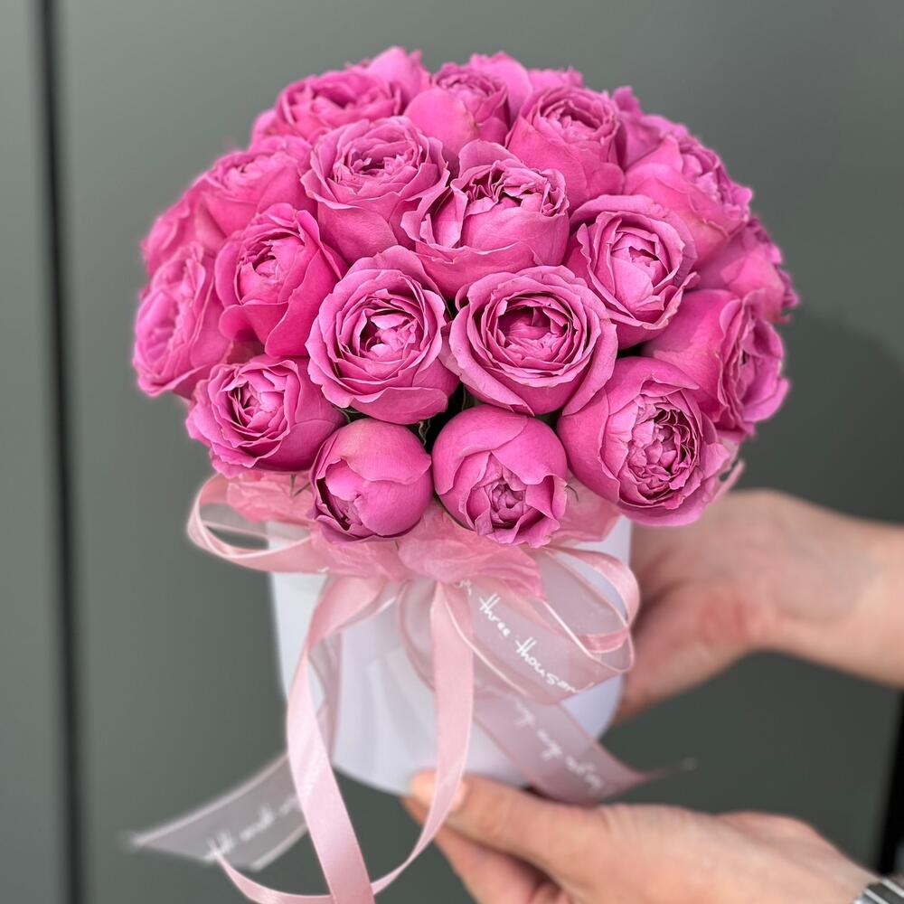 Коробка Мисти с кустовыми пионовидными розами