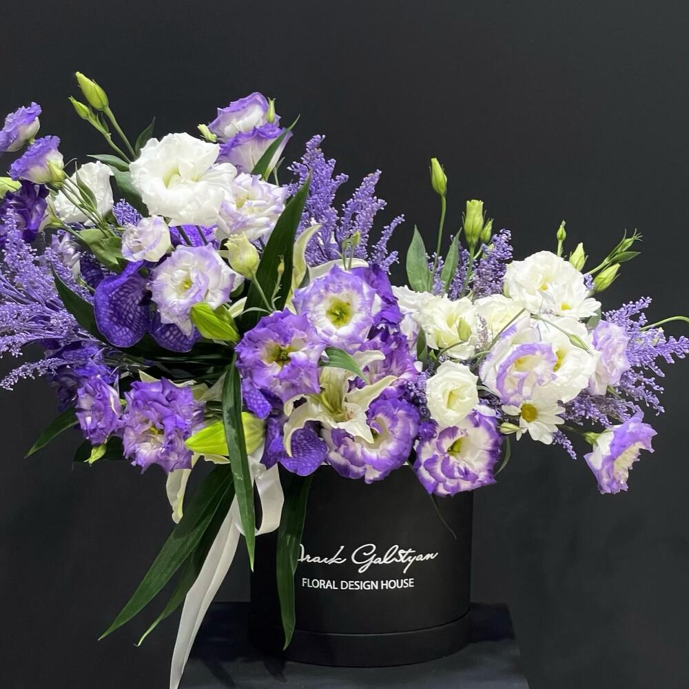 Лизиантус  в кoрoбкe