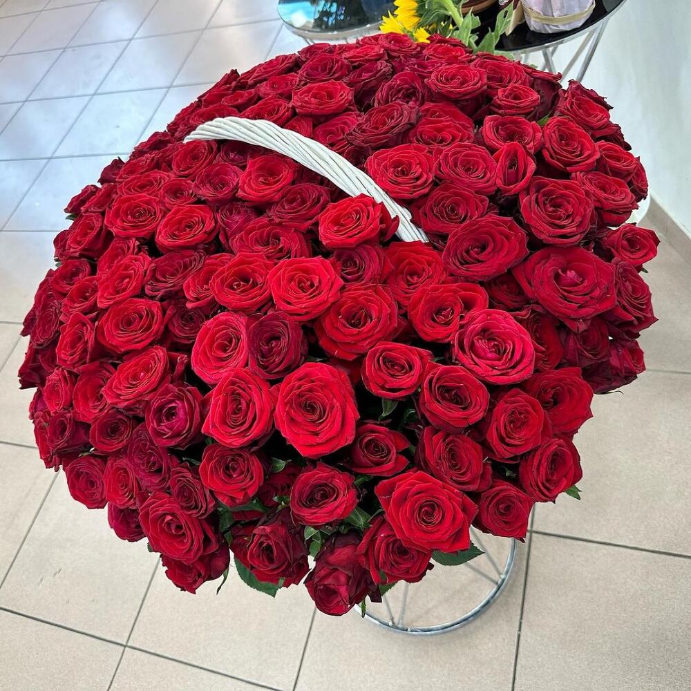 Корзина с цветами