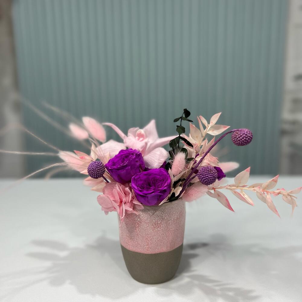 Кашпо со стабилизированными цветами